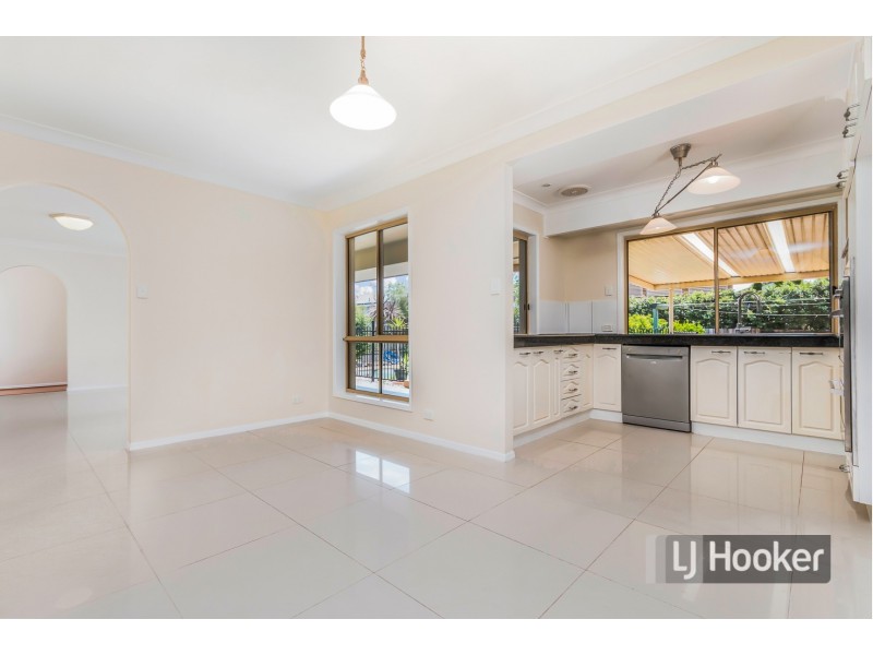 18 Talaroo Street, Carindale QLD 4152