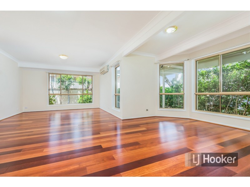 18 Talaroo Street, Carindale QLD 4152