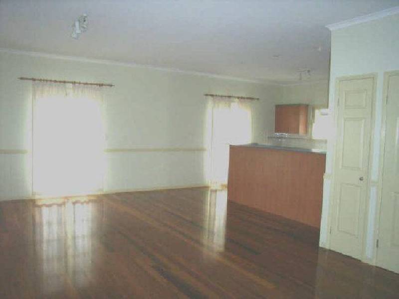 76 Raven Street, Camp Hill QLD 4152