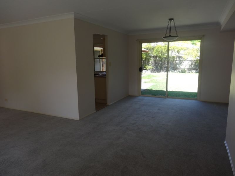 63 Berkley Place, Carindale QLD 4152