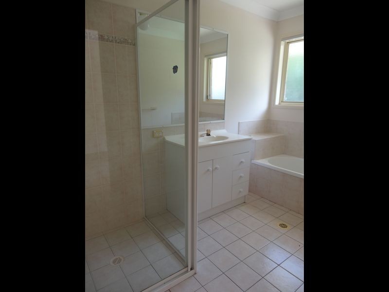 63 Berkley Place, Carindale QLD 4152