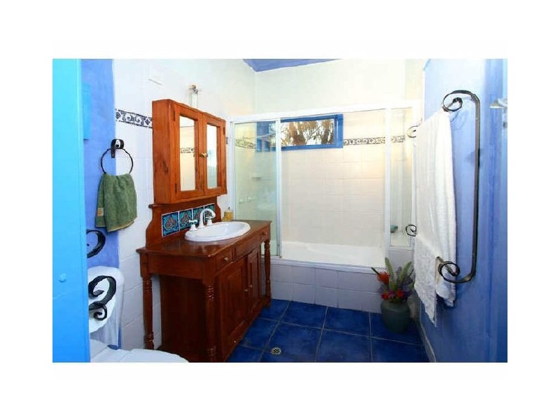 6 Brooks Street, Camp Hill QLD 4152