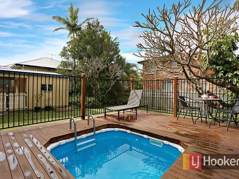 2 Bruce Street, Carina QLD 4152