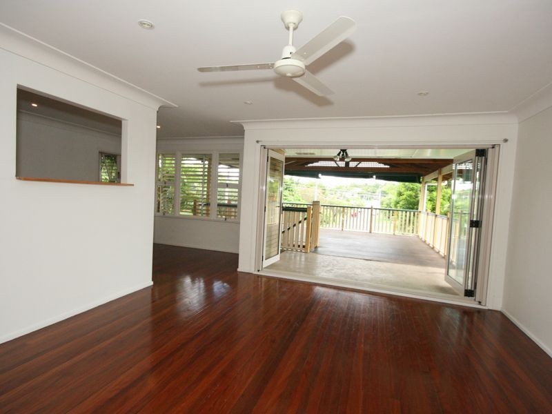 9 Chater Street, Carina QLD 4152