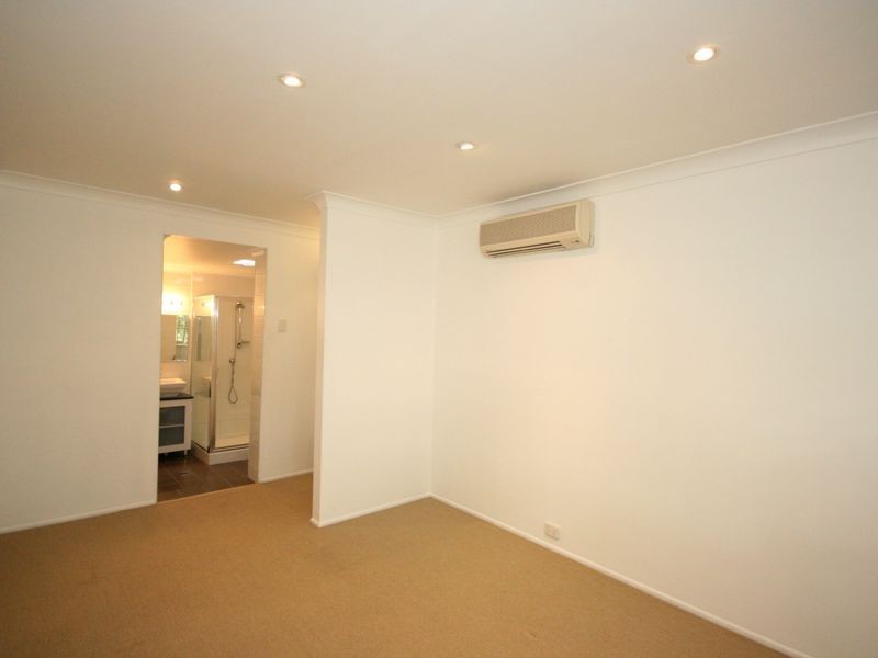 9 Chater Street, Carina QLD 4152