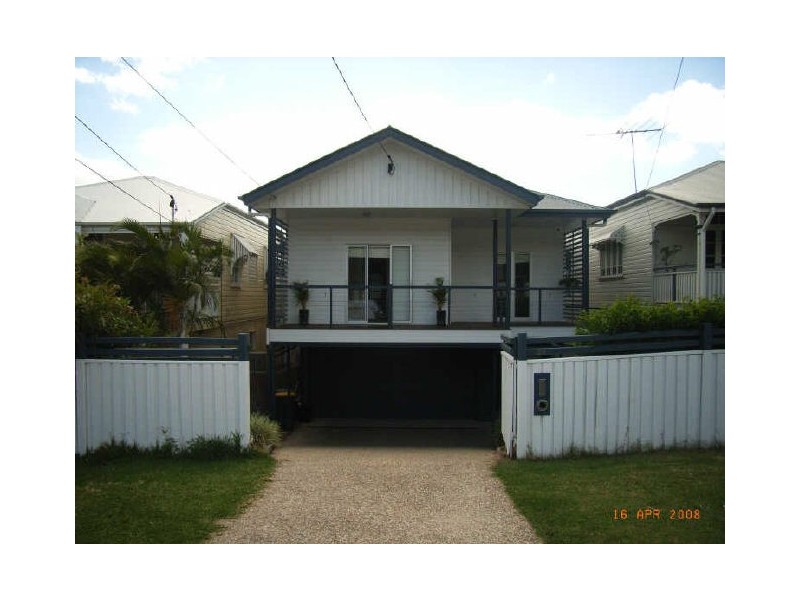 24 Donald Street, Camp Hill QLD 4152