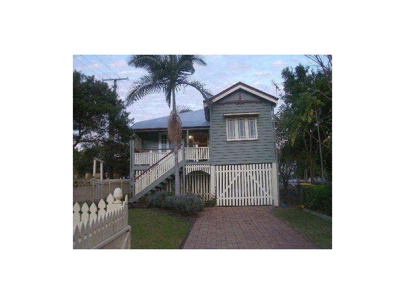 15 The Promenade, Camp Hill QLD 4152