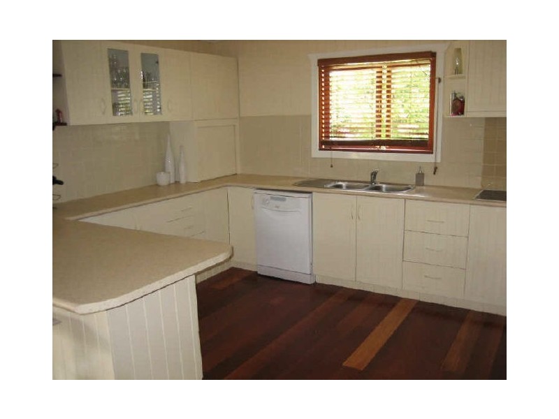 15 The Promenade, Camp Hill QLD 4152