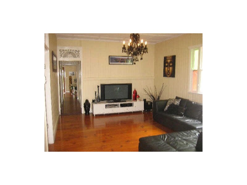 15 The Promenade, Camp Hill QLD 4152