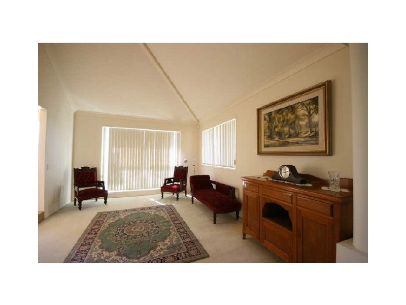 4 Ensign Street, Carindale QLD 4152