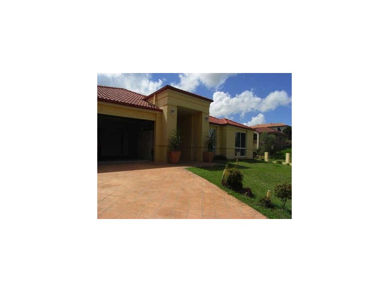 3 Alderbury Place, Carindale QLD 4152