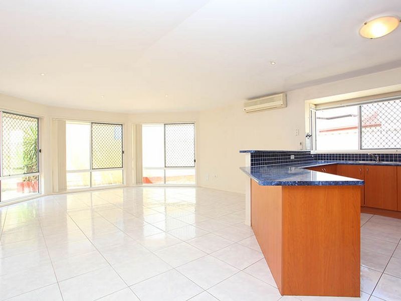 50 Kauri Street, Carindale QLD 4152