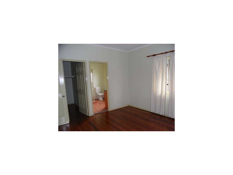 76 Raven Street, Camp Hill QLD 4152