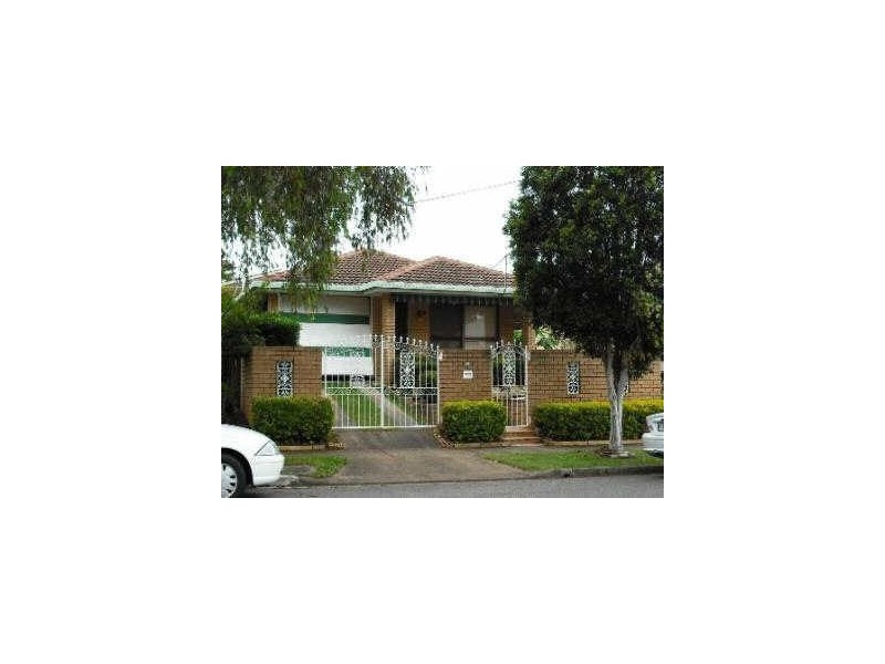 90 Pine Street, Wynnum QLD 4178