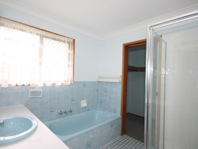 412 Winstanley Street, Carindale QLD 4152