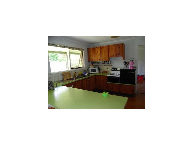 4 Caister Court, Carindale QLD 4152