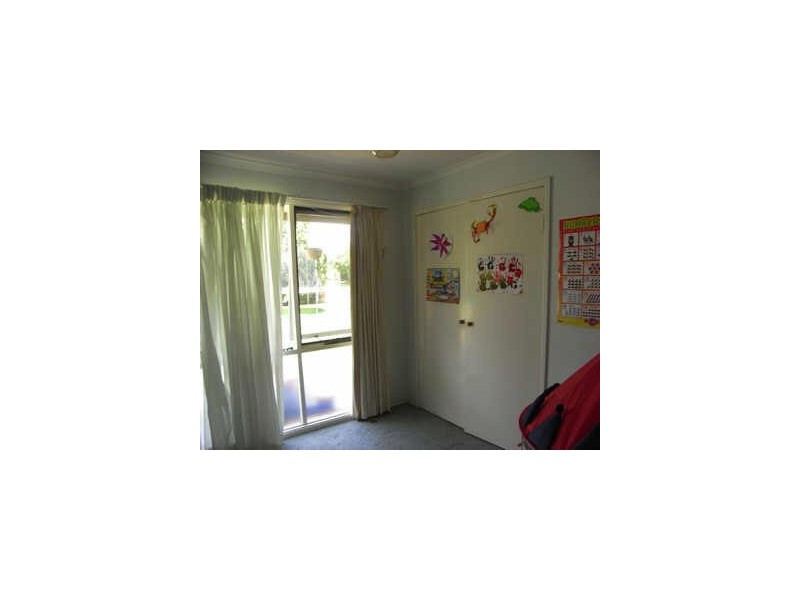 4 Caister Court, Carindale QLD 4152