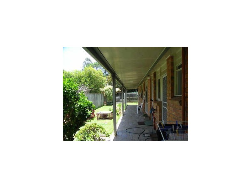 4 Caister Court, Carindale QLD 4152