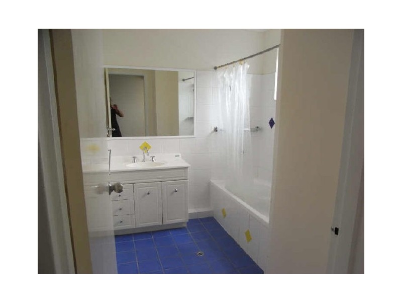 1/56 Kitchener Street, Coorparoo QLD 4151