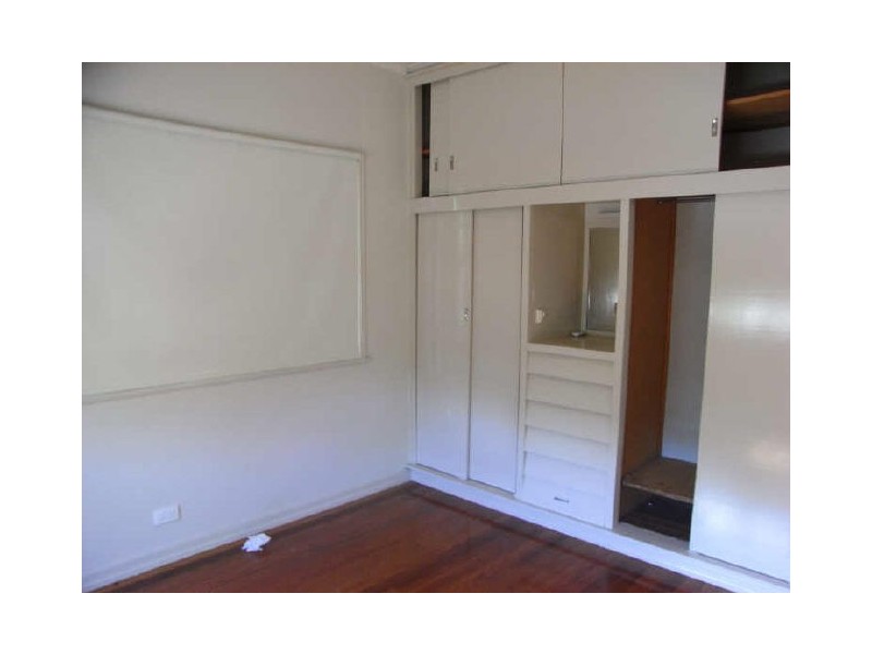 9 Gibson Cres, Holland Park QLD 4121