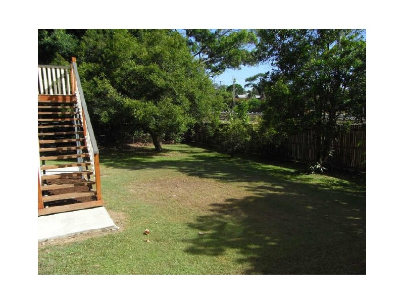 9 Gibson Cres, Holland Park QLD 4121