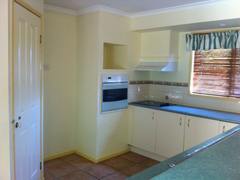 11 Cowell Street, Carindale QLD 4152