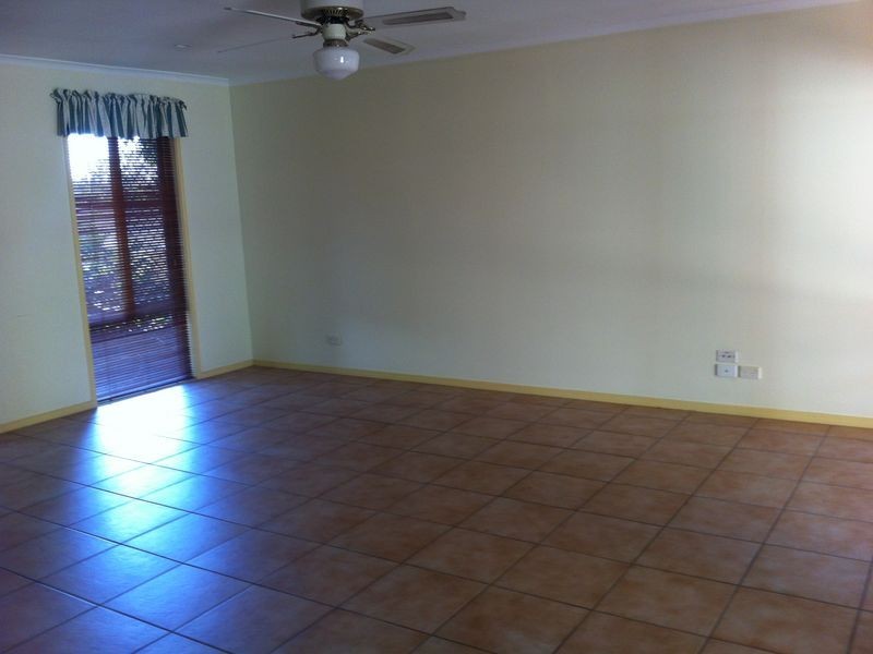 11 Cowell Street, Carindale QLD 4152