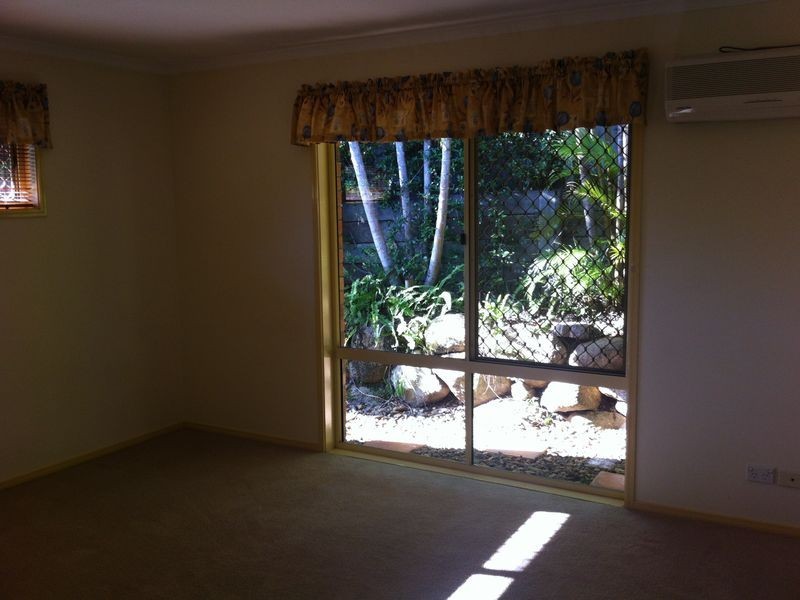 11 Cowell Street, Carindale QLD 4152