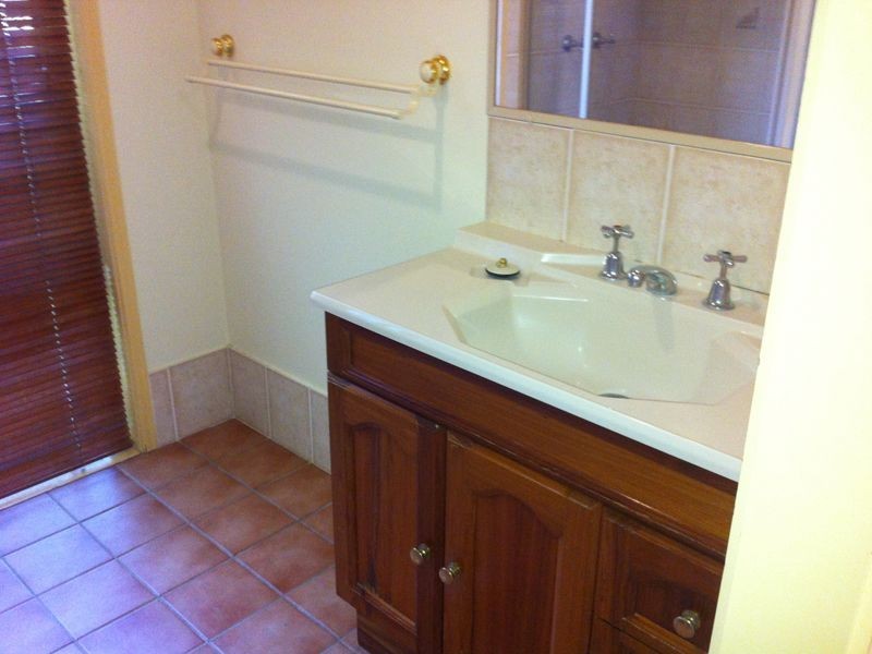 11 Cowell Street, Carindale QLD 4152