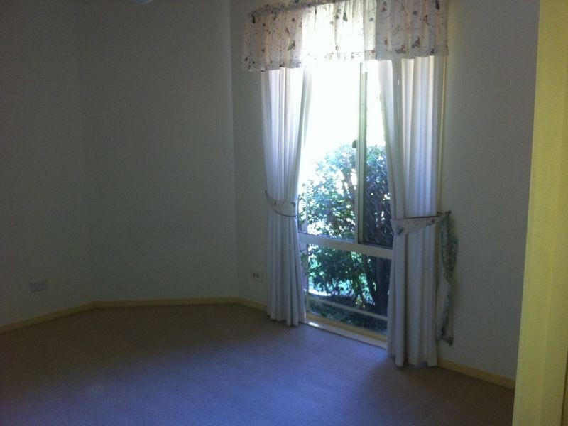 11 Cowell Street, Carindale QLD 4152