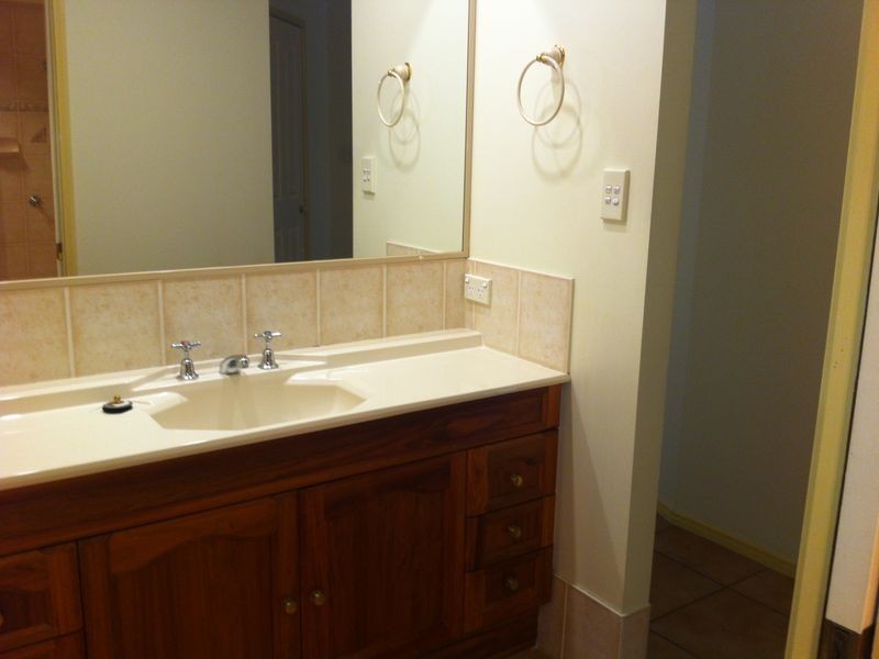 11 Cowell Street, Carindale QLD 4152