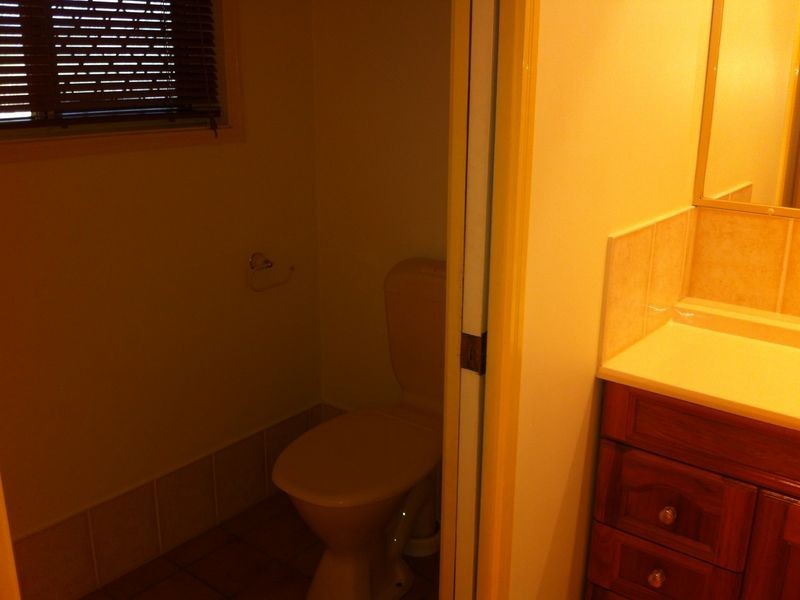 11 Cowell Street, Carindale QLD 4152