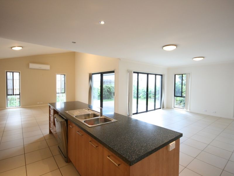 20/1 Celestial Court, Carina QLD 4152