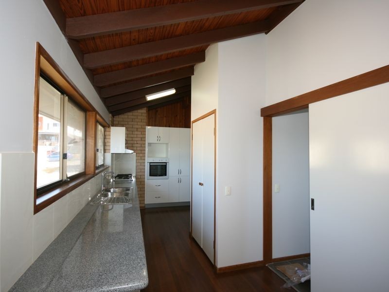 8 Mons Road, Carina Heights QLD 4152