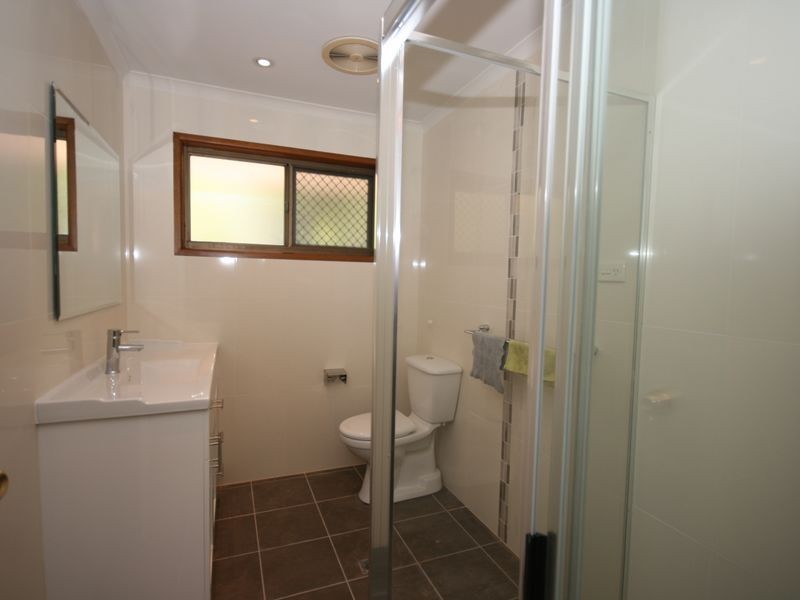 8 Mons Road, Carina Heights QLD 4152