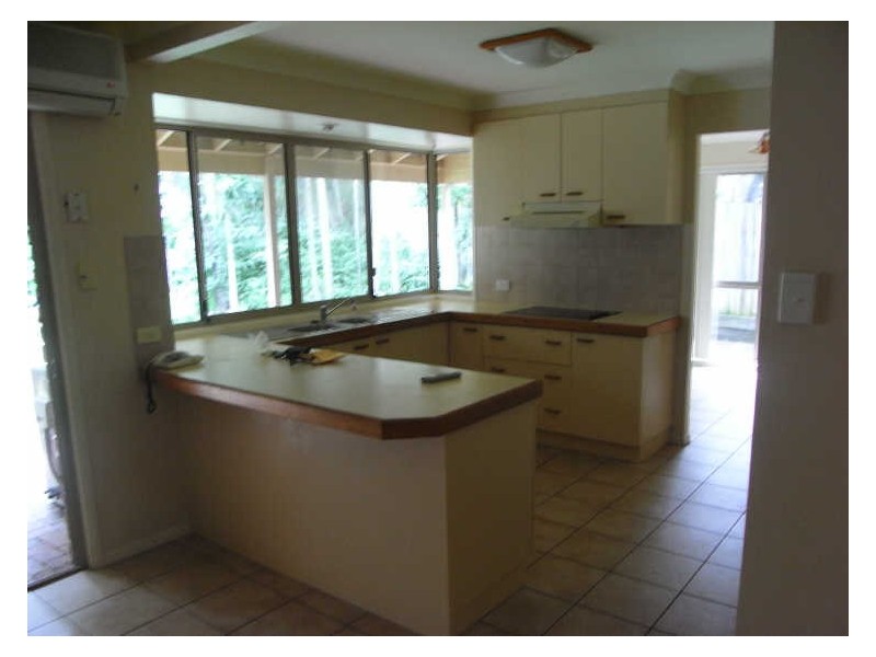 10 Kingfisher Court, Belmont QLD 4153