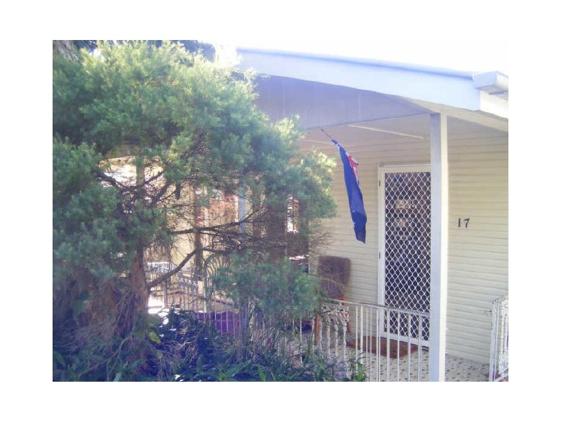 17 Burchell Street, Carina QLD 4152