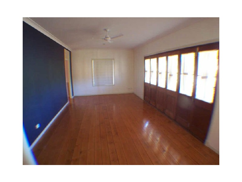 7 Eleanor St, Camp Hill QLD 4152