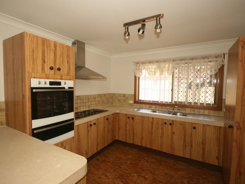 33 Briarwood Street, Carindale QLD 4152