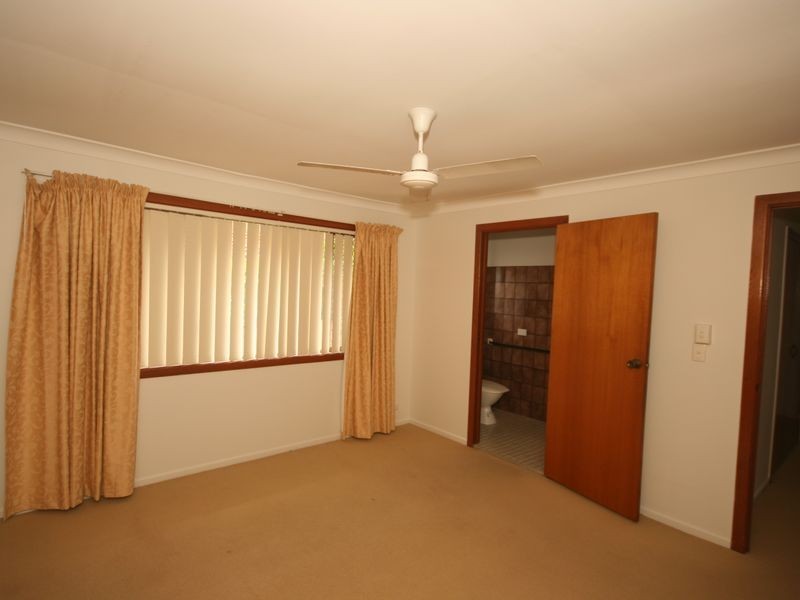 33 Briarwood Street, Carindale QLD 4152