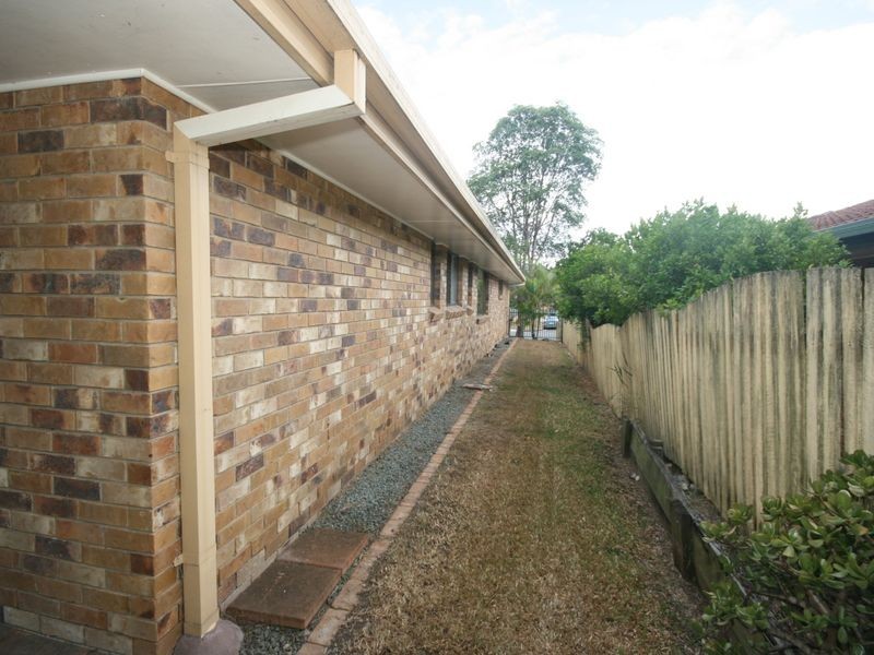 33 Briarwood Street, Carindale QLD 4152