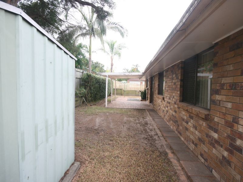 33 Briarwood Street, Carindale QLD 4152