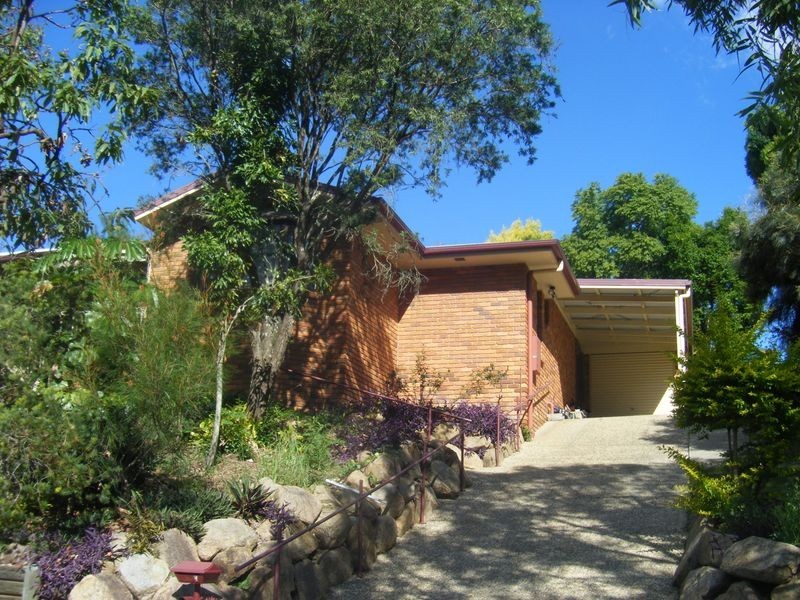 16 Rossmoya Street, Carindale QLD 4152