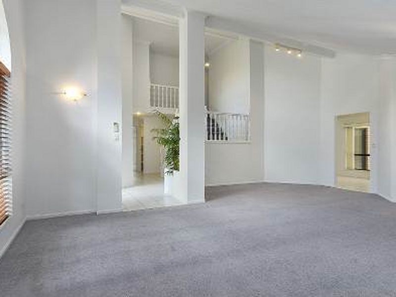 56 Oakley Street, Carindale QLD 4152