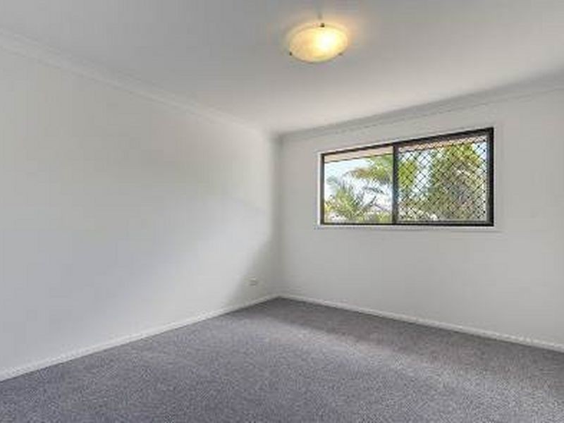 56 Oakley Street, Carindale QLD 4152