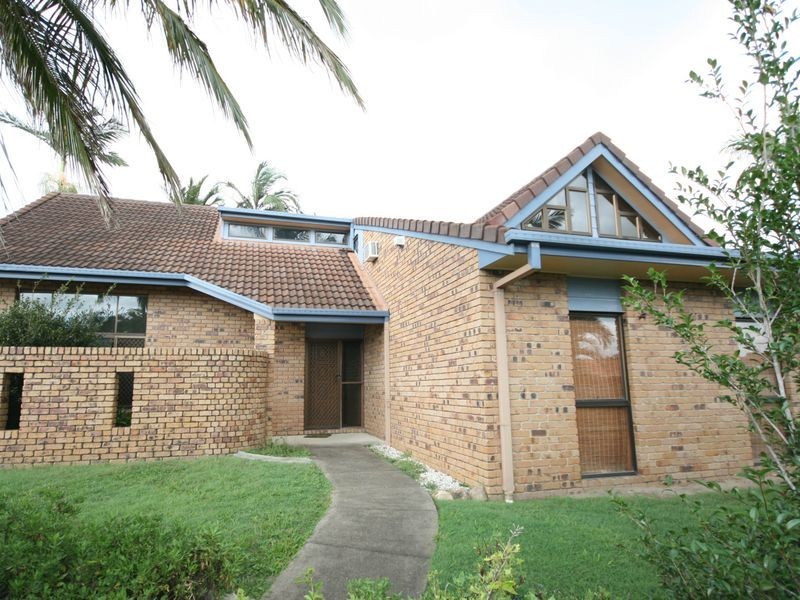 136 Cadogan Street, Carindale QLD 4152