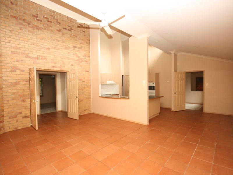 2 Linwood Street, Carindale QLD 4152