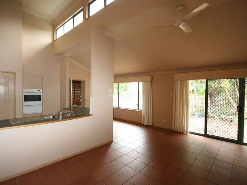 2 Linwood Street, Carindale QLD 4152