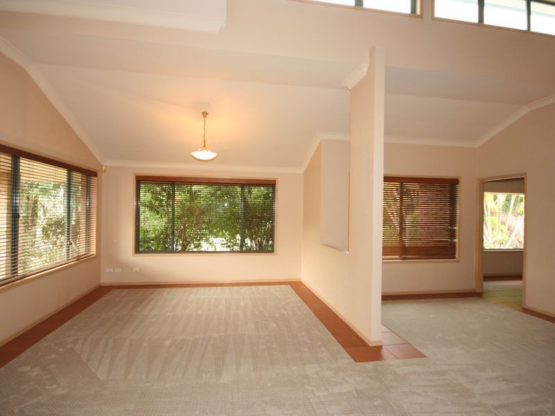 2 Linwood Street, Carindale QLD 4152