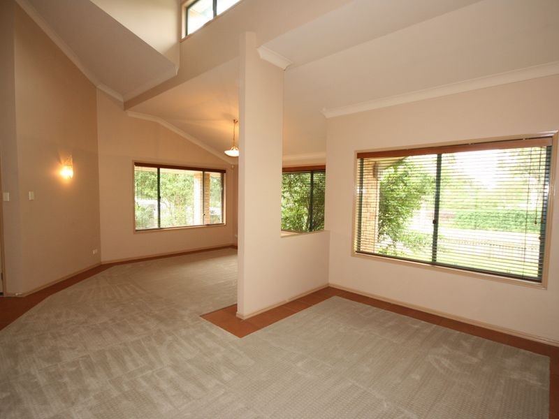 2 Linwood Street, Carindale QLD 4152